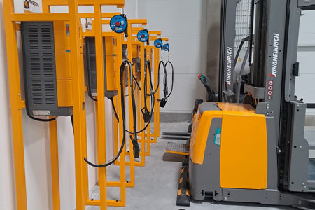 Efficient Cable Management for Charging Electric Forklifts: A Guide to Using Cable Retractors